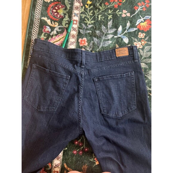 Woman’s Levi’s mid rose bootcut jeans - Picture 4 of 5